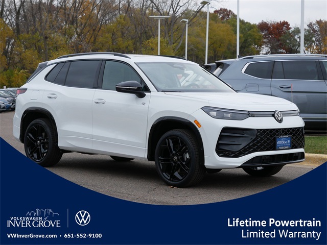 2026 Volkswagen Tiguan SE R-LINE BLACK's photo