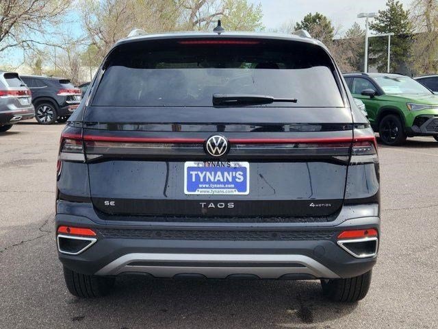 2025 Volkswagen Taos SE photo 4