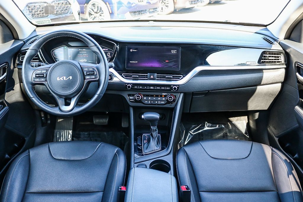 2022 Kia Niro Touring Special Edition photo 12