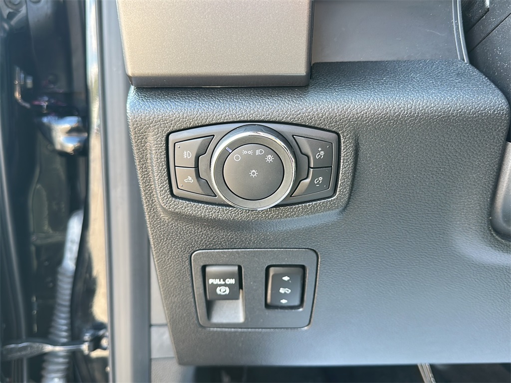 2020 Ford F-150 XLT photo 13