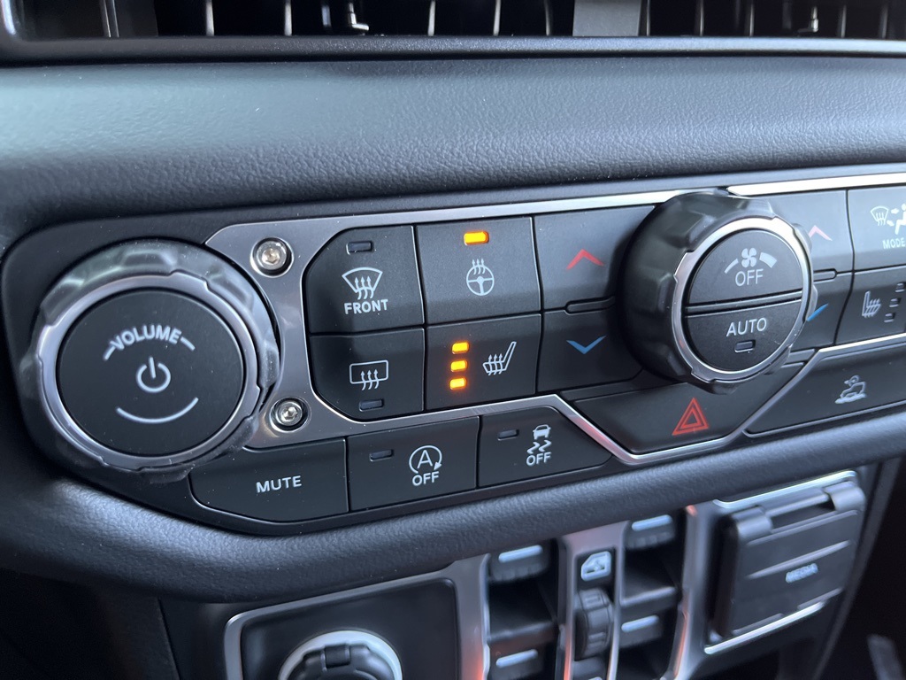 2025 Jeep Gladiator Sport photo 3