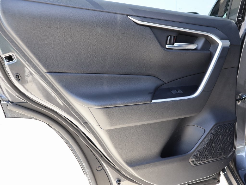2024 Toyota RAV4 Hybrid SE photo 16