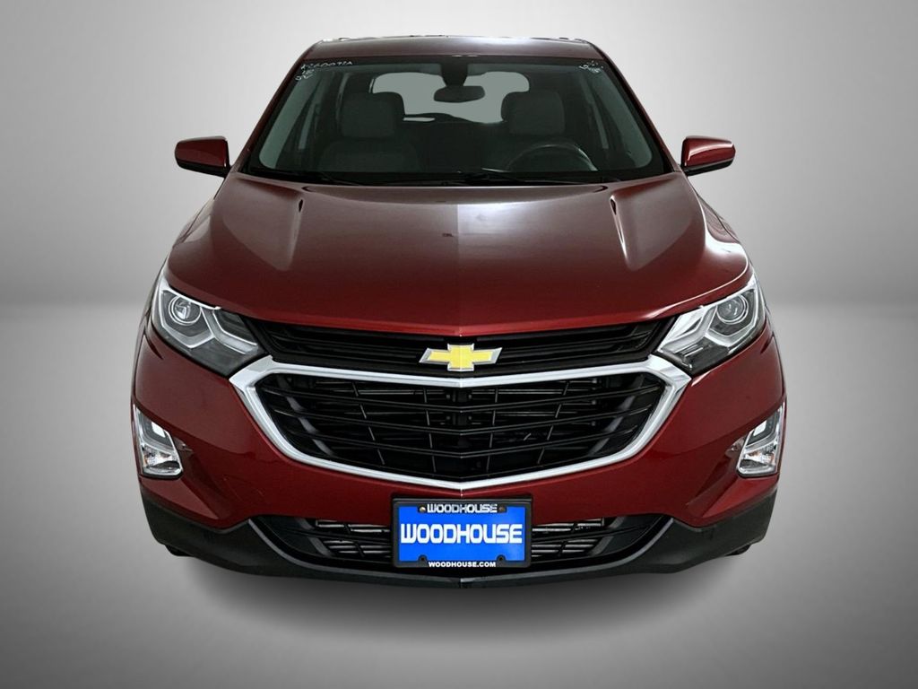 2018 Chevrolet Equinox LT photo 2
