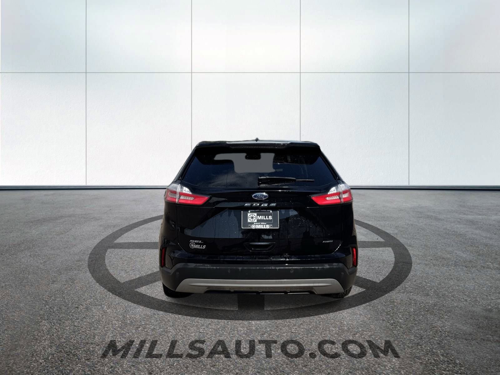 2022 Ford Edge SEL photo 4