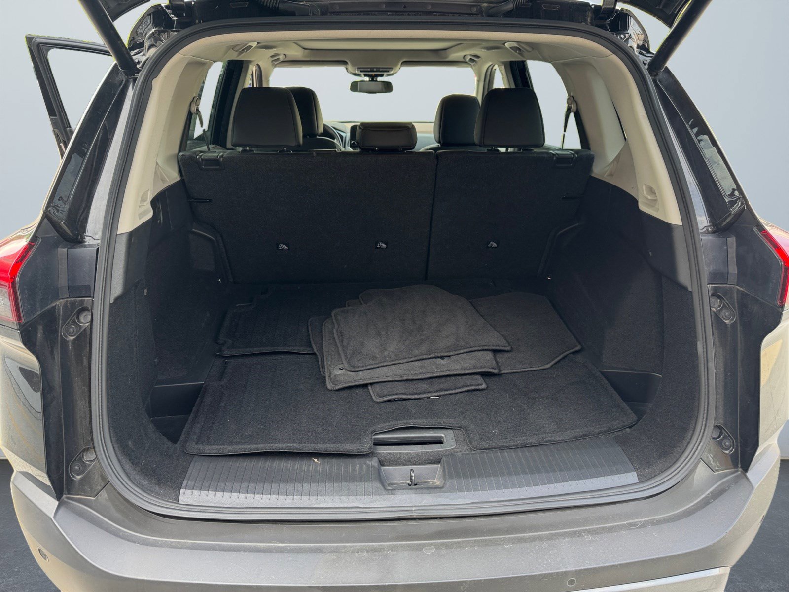 2023 Nissan Rogue SL photo 14