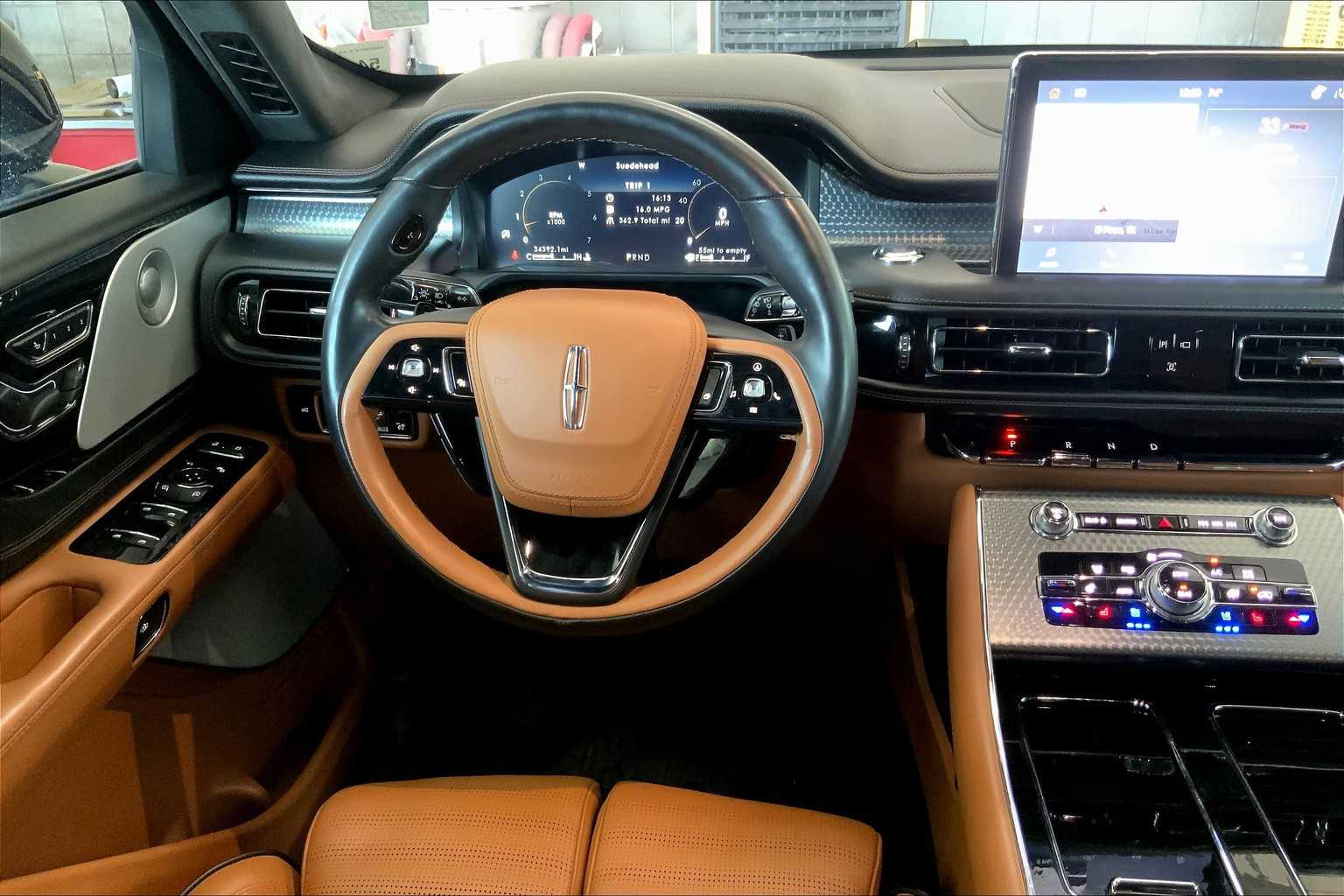 2023 Lincoln Aviator Black Label photo 4