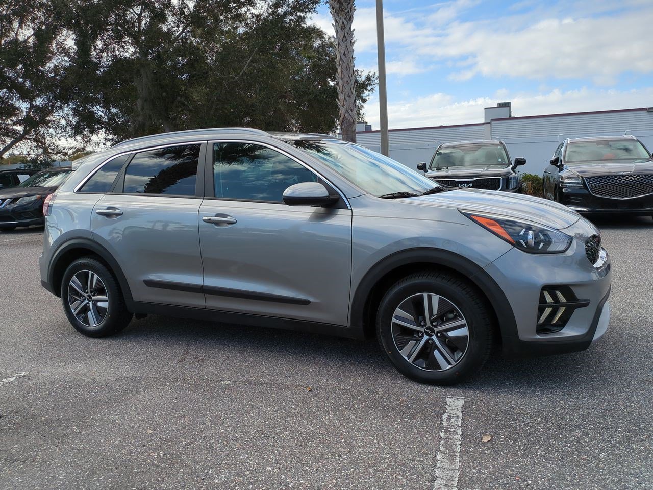 2022 Kia Niro LXS's photo