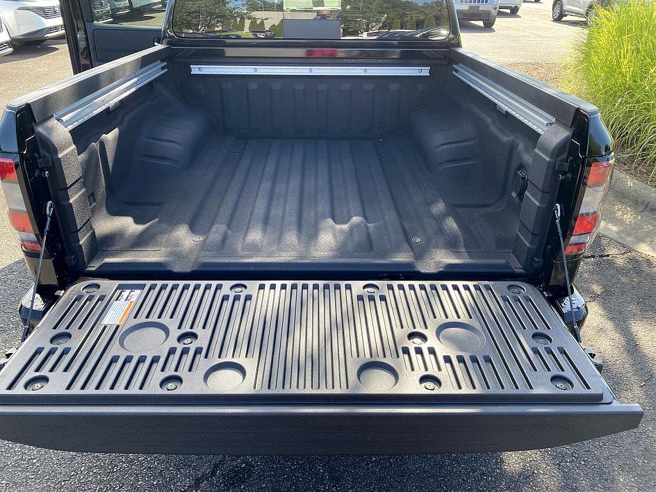 2025 Nissan Frontier PRO-4X photo 22