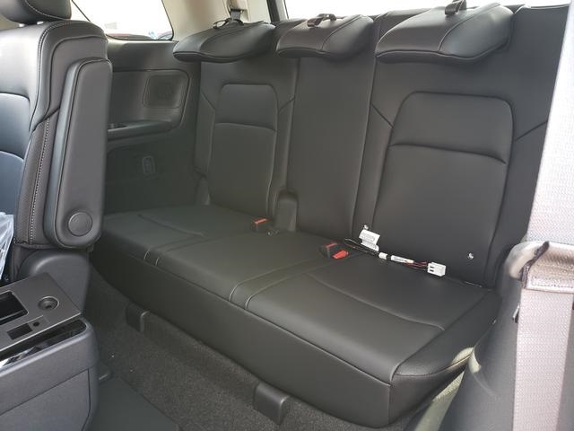 2025 Nissan Pathfinder SL photo 13