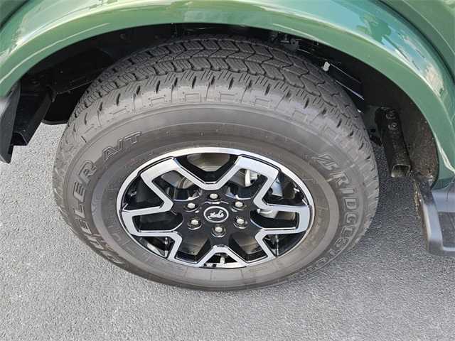 2025 Ford Bronco Outer Banks photo 9