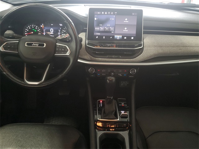 2022 Jeep Compass Latitude Lux photo 26