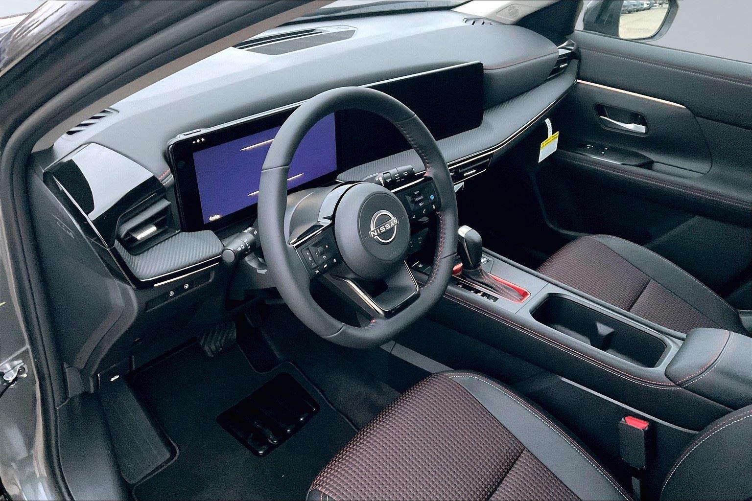 2025 Nissan Kicks SR photo 7