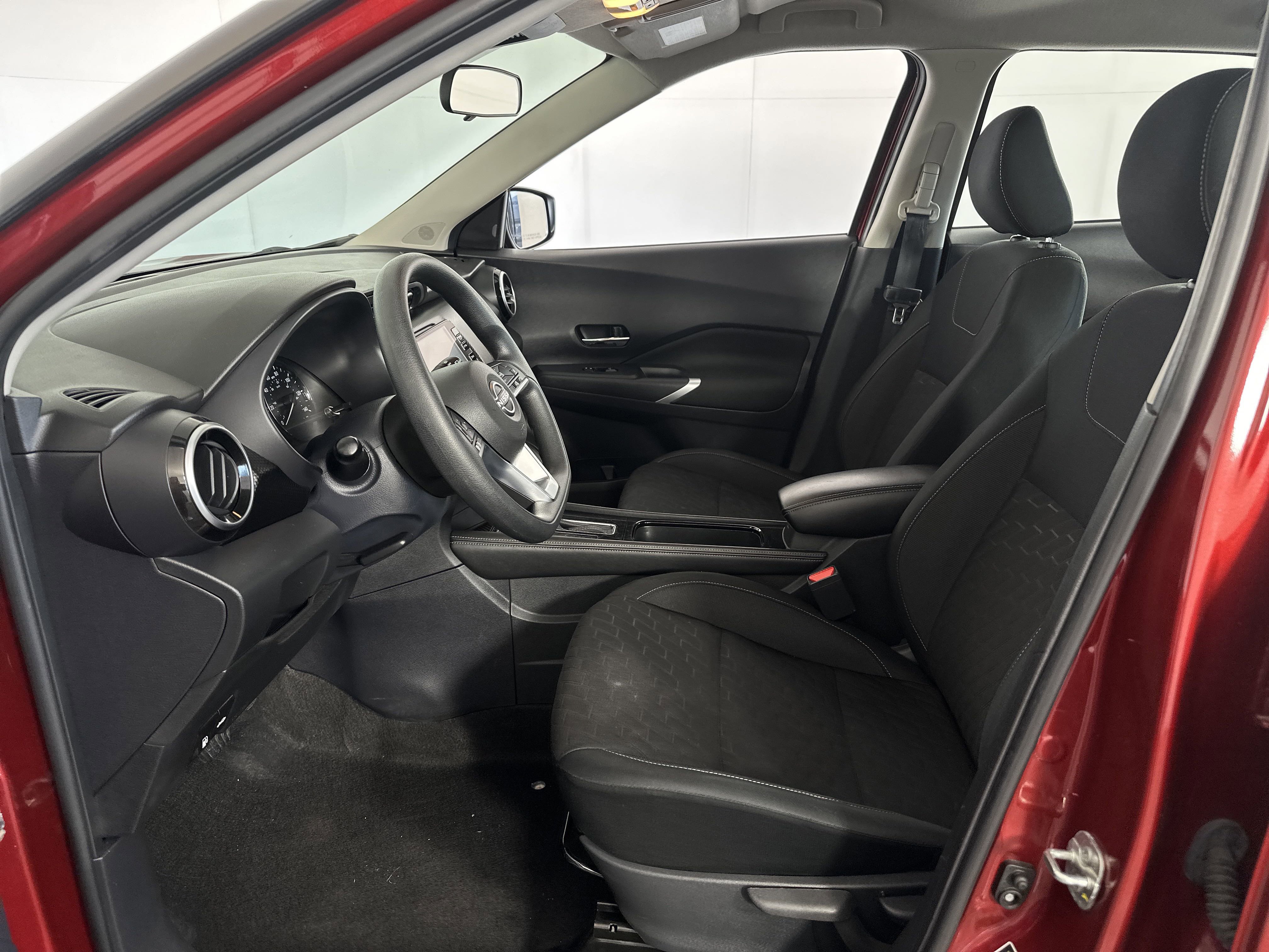 2023 Nissan Kicks SV photo 4