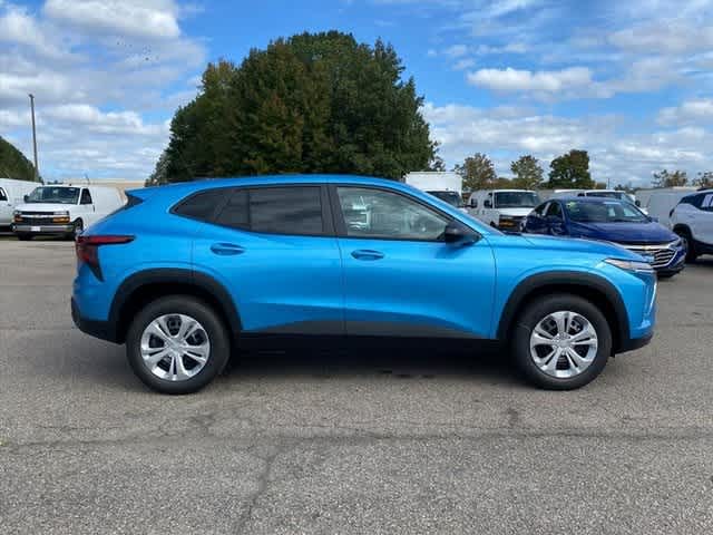 2026 Chevrolet Trax LS photo 2