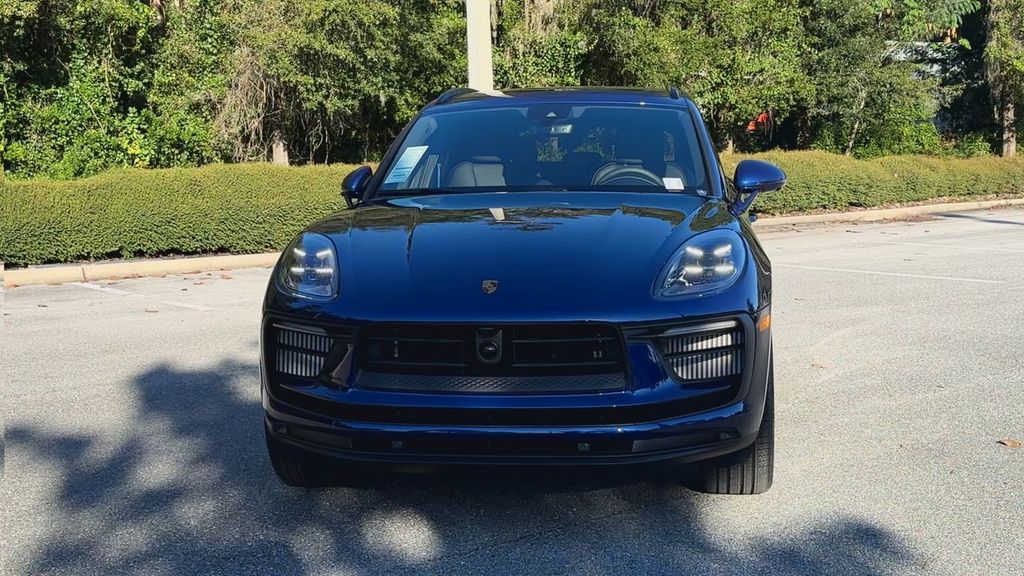 2026 Porsche Macan S photo 3