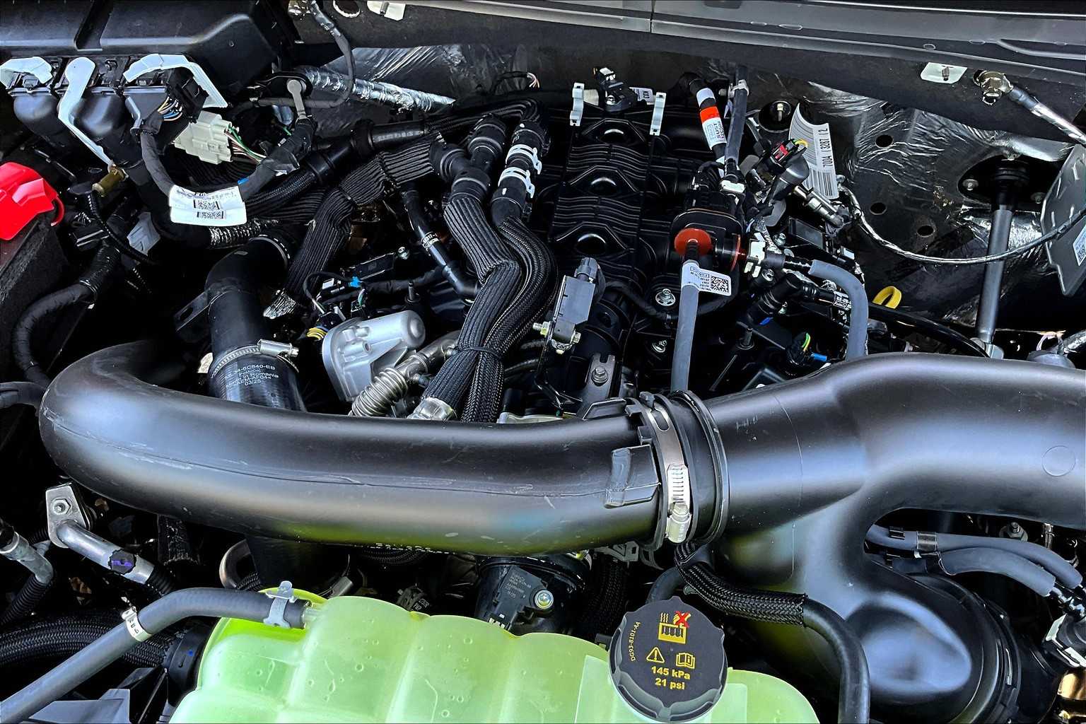 2025 Ford Expedition photo 14