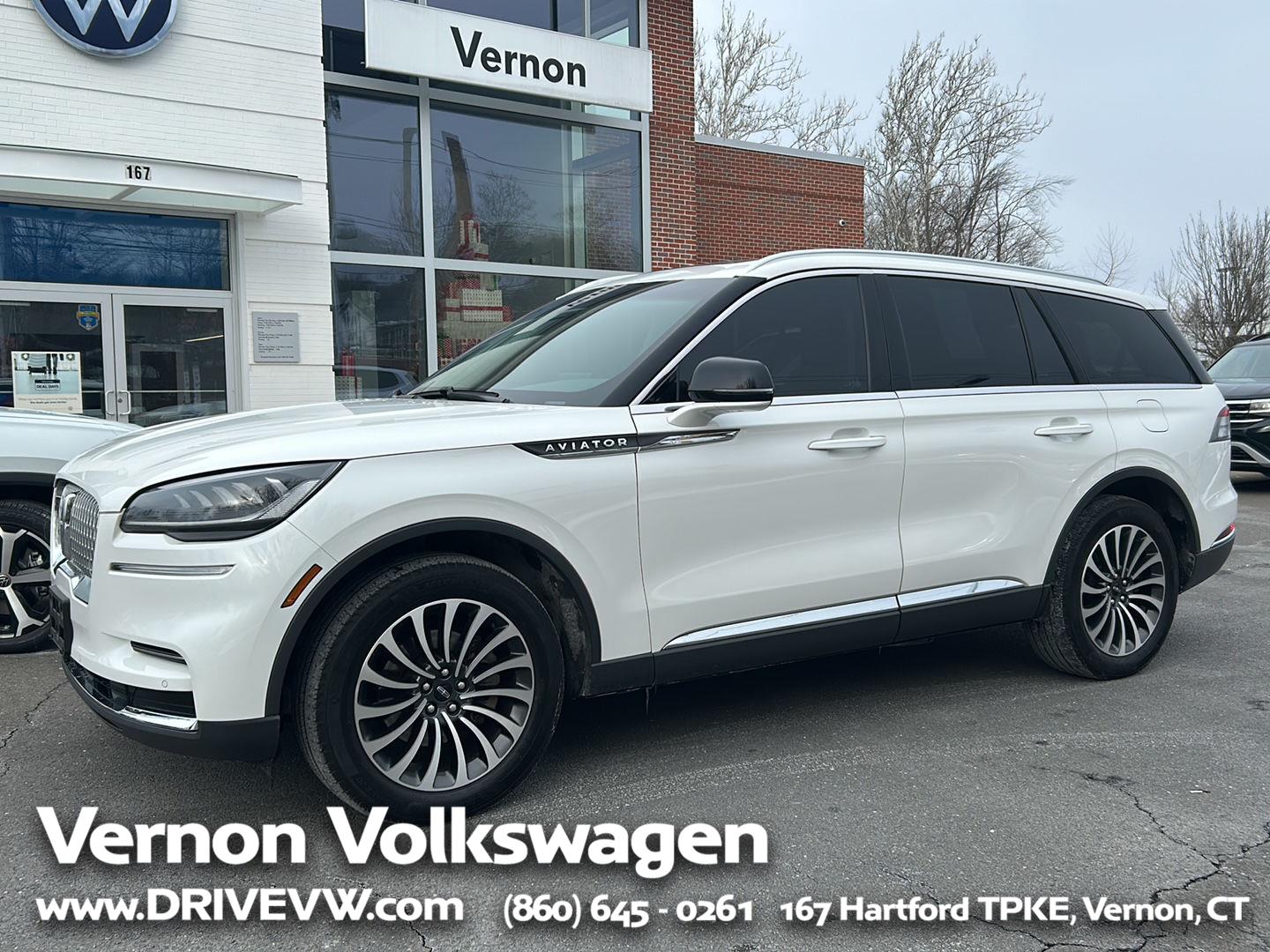 2023 Lincoln Aviator Base's photo