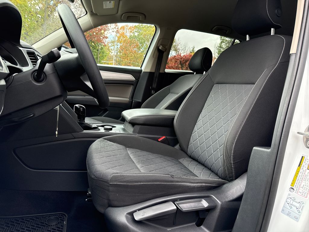 2021 Volkswagen Atlas S photo 3