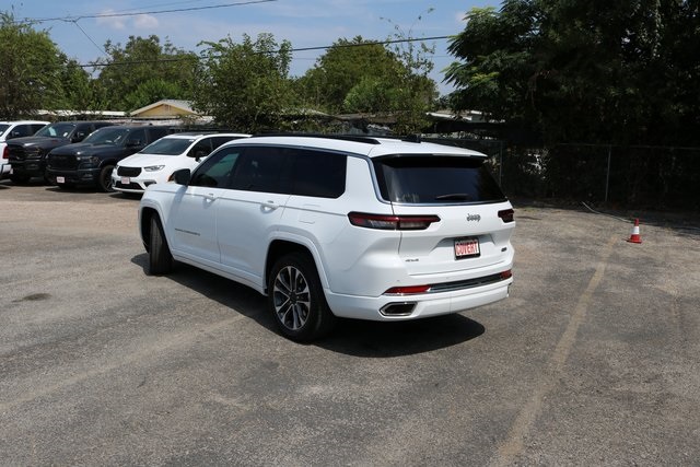 2025 Jeep Grand Cherokee Overland photo 2