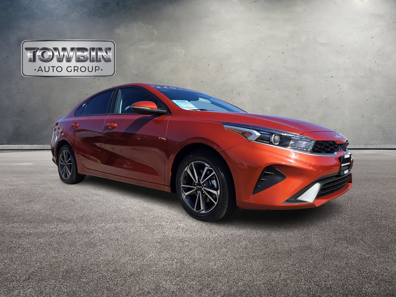 2023 Kia Forte LXS photo 2