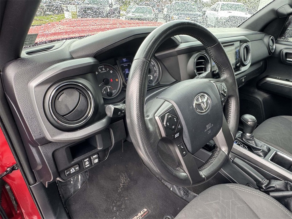 2017 Toyota Tacoma TRD Sport photo 2