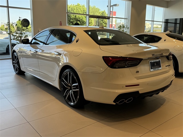 2024 Maserati Quattroporte Modena Q4 photo 4