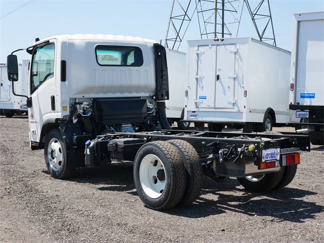 2025 Chevrolet Silverado photo 4