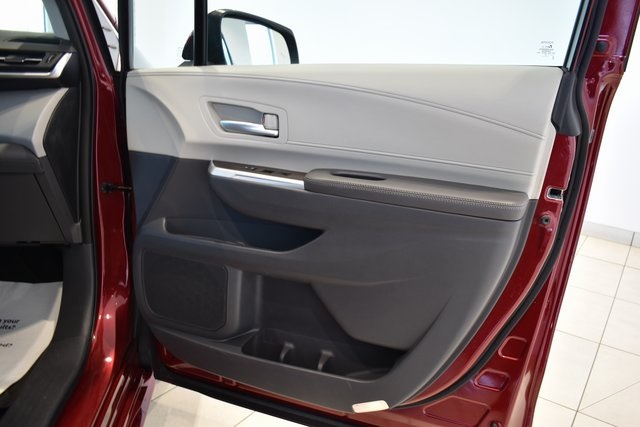 2021 Toyota Sienna XLE photo 11