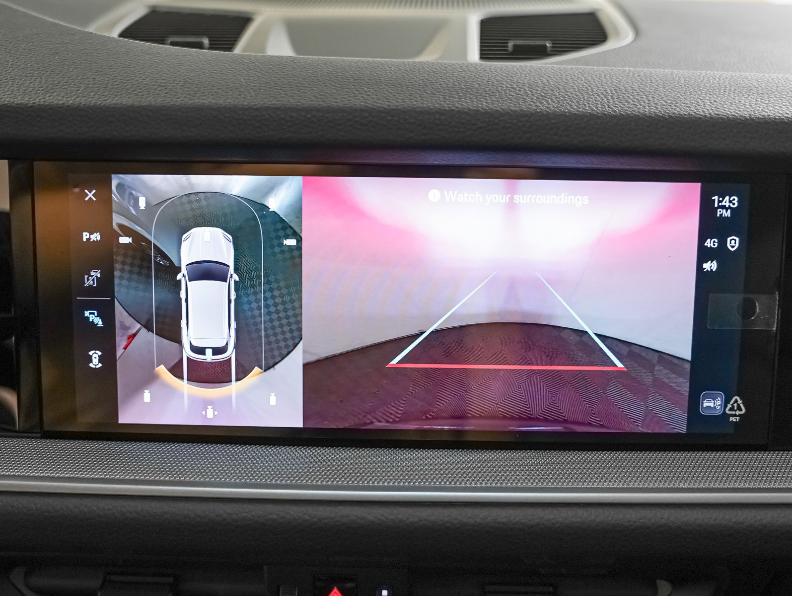 2025 Porsche Cayenne photo 21