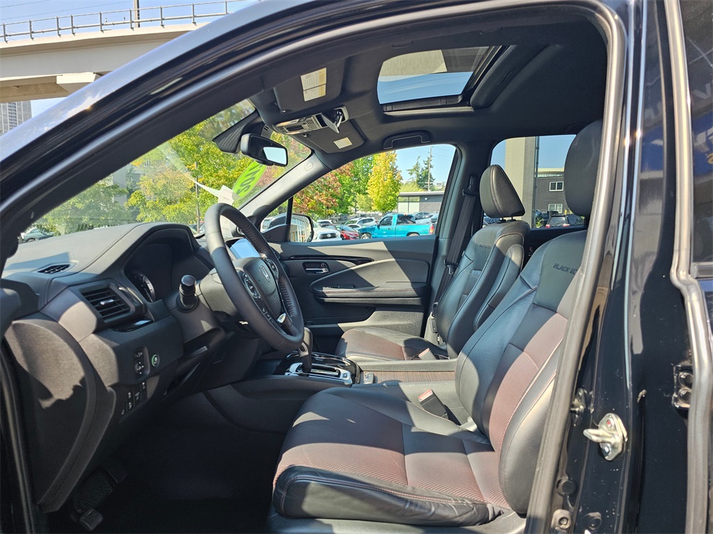 2017 Honda Ridgeline Black Edition photo 24