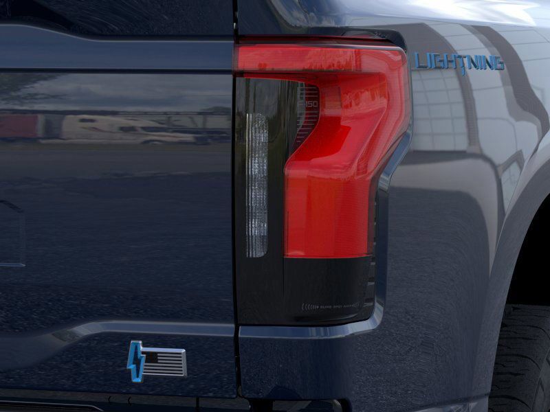 2025 Ford F-150 Lightning XLT photo 19
