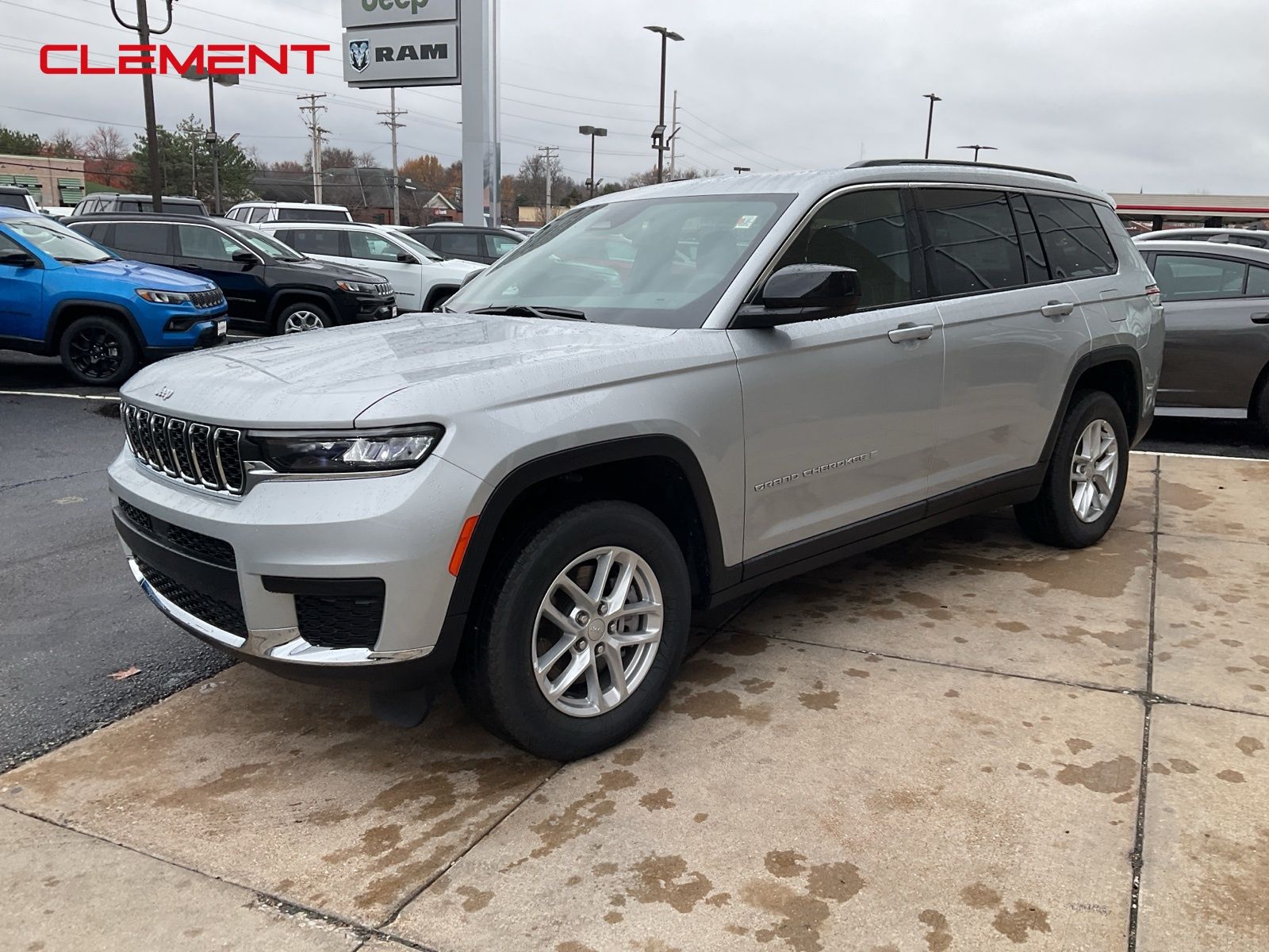 2025 Jeep Grand Cherokee L Laredo's photo