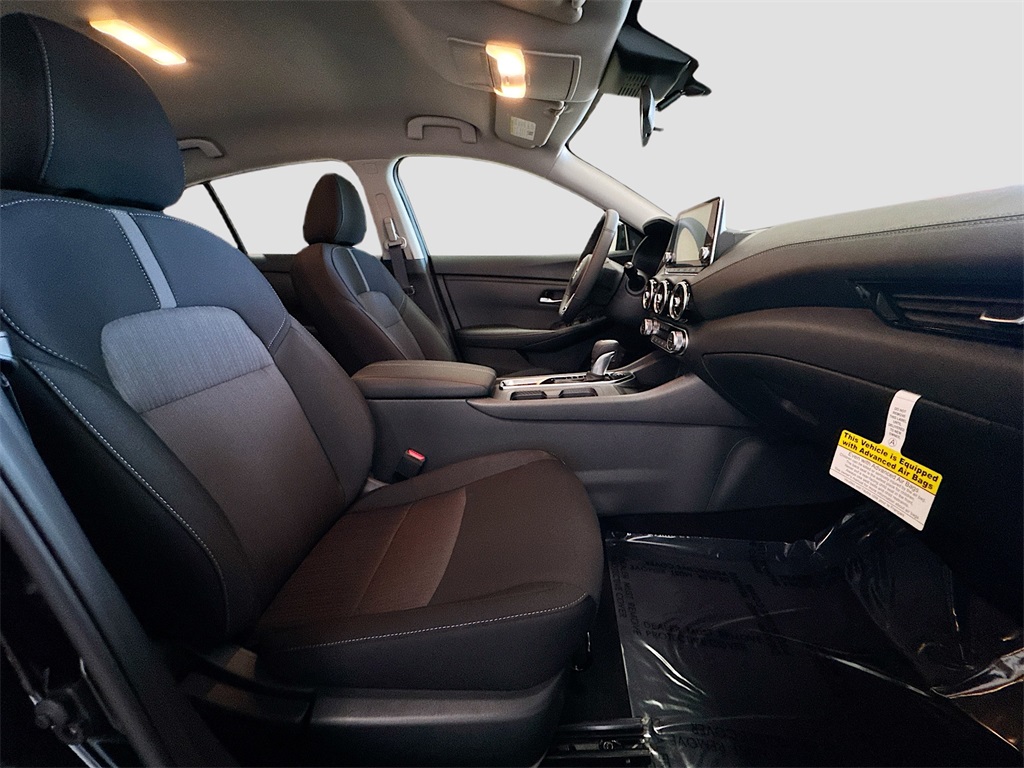 2025 Nissan Sentra SV photo 9
