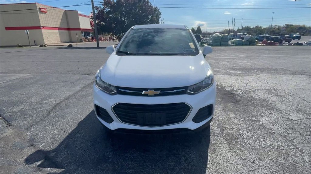 2020 Chevrolet Trax LS photo 2