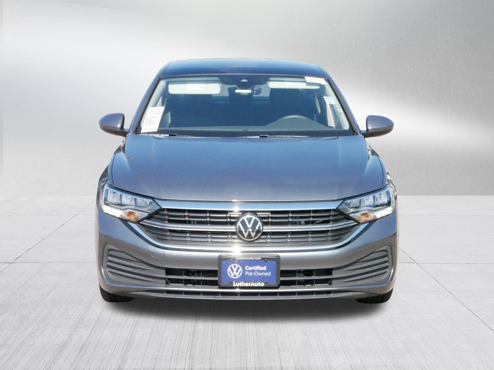 Certified 2024 Volkswagen Jetta SE with VIN 3VW7M7BU0RM098448 for sale in Brooklyn Center, Minnesota