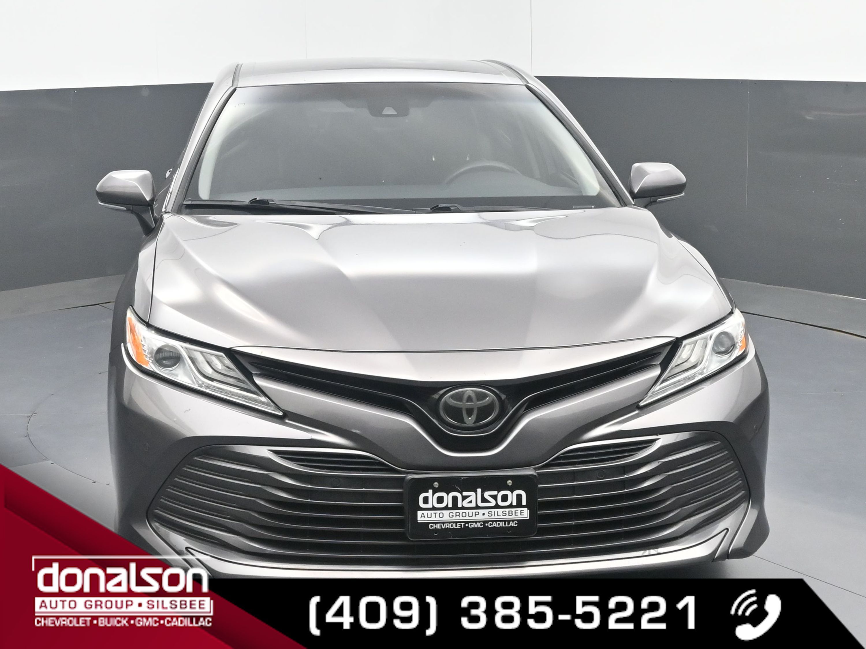 2018 Toyota Camry LE photo 2