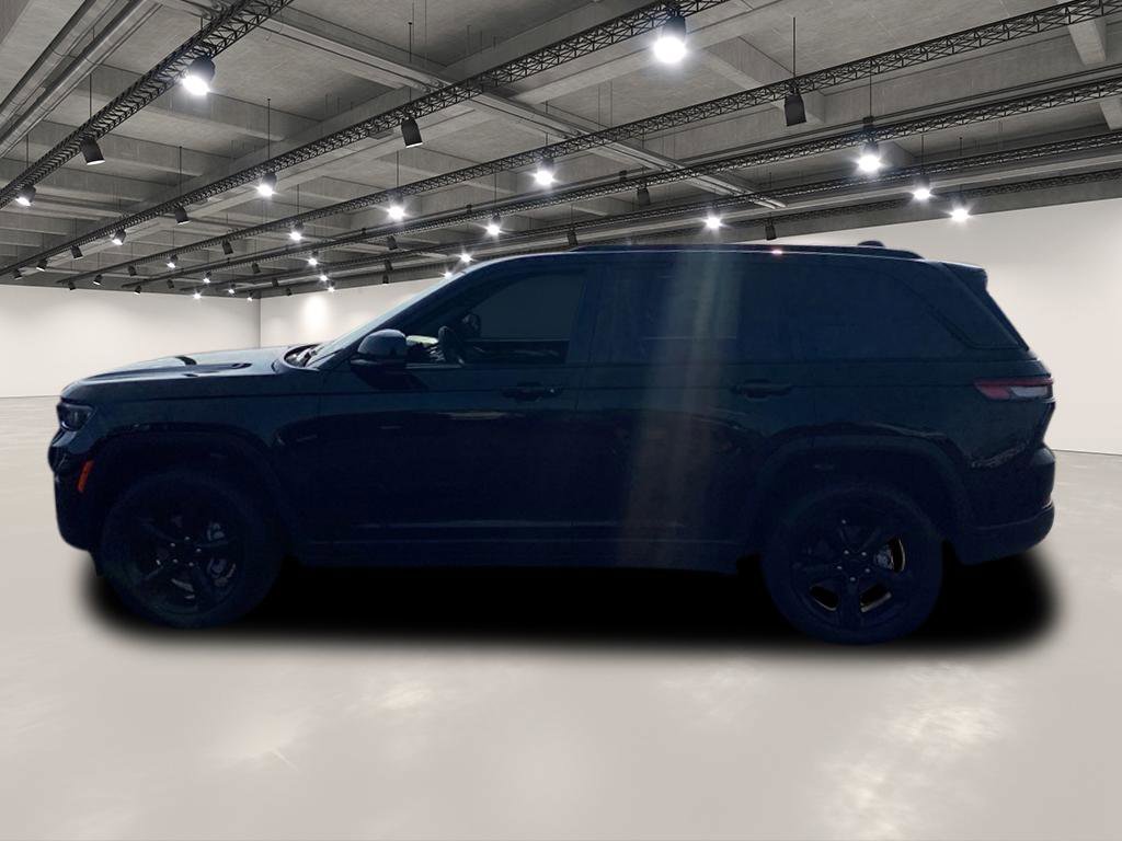 2022 Jeep Grand Cherokee Altitude photo 3