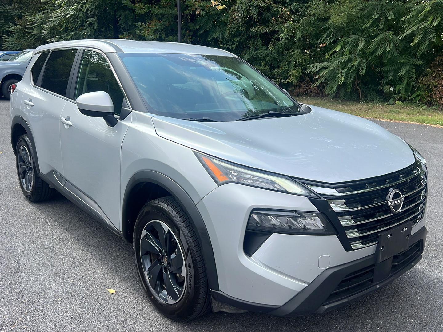 2024 Nissan Rogue SV photo 7