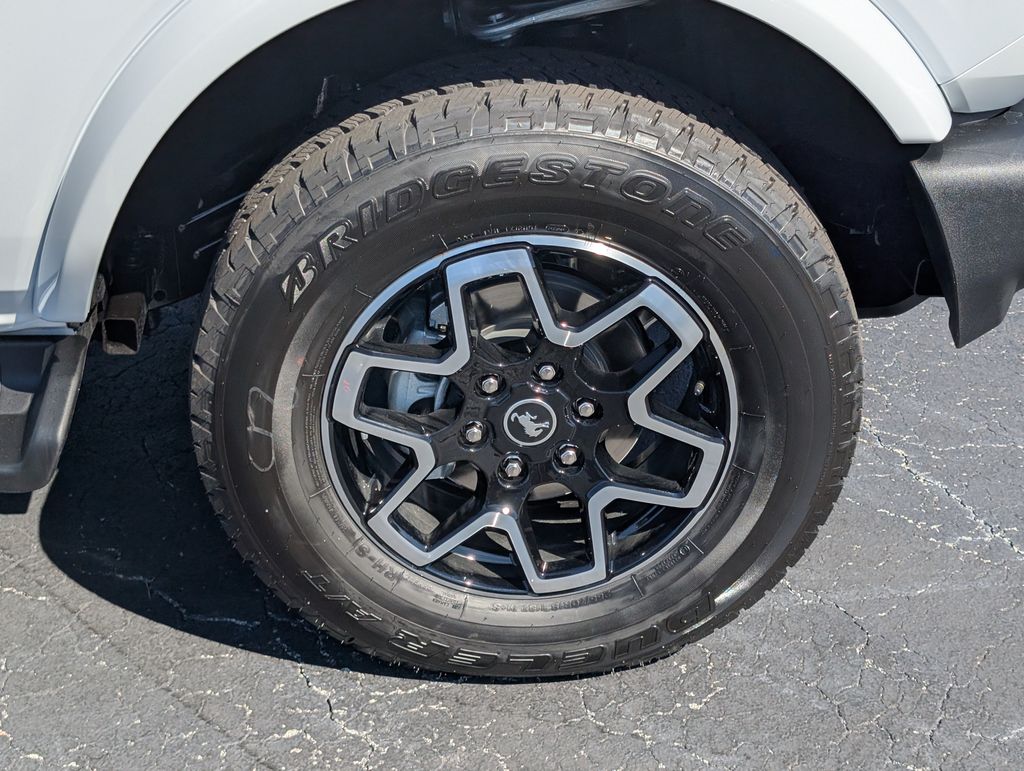 2025 Ford Bronco Outer Banks photo 16