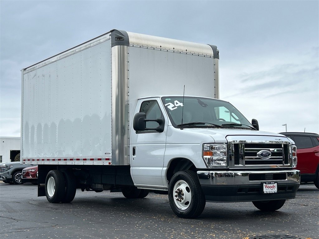 2024 FORD E-450 - Image 1