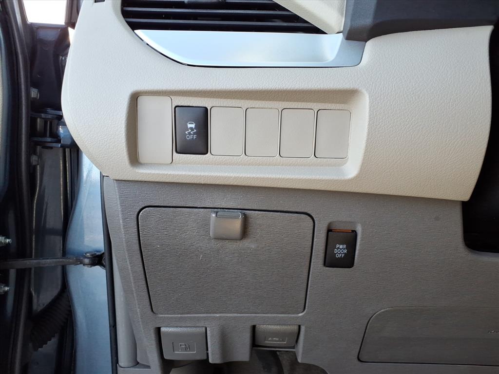 2015 Toyota Sienna LE photo 10