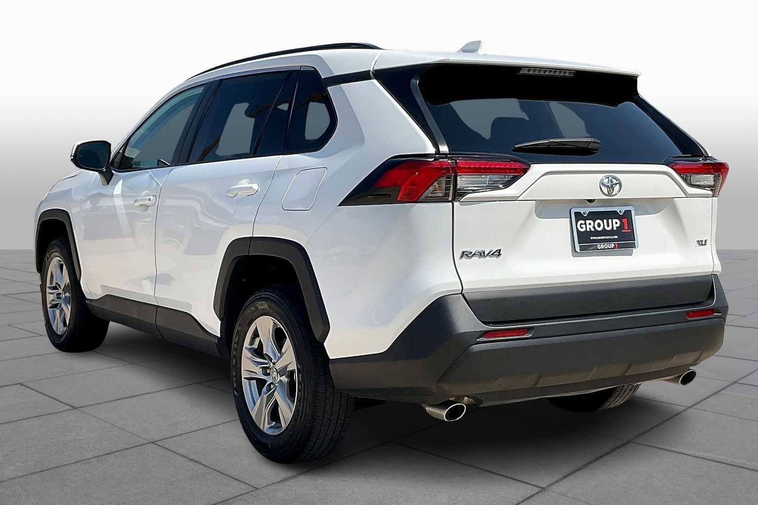 2024 Toyota RAV4 XLE photo 10
