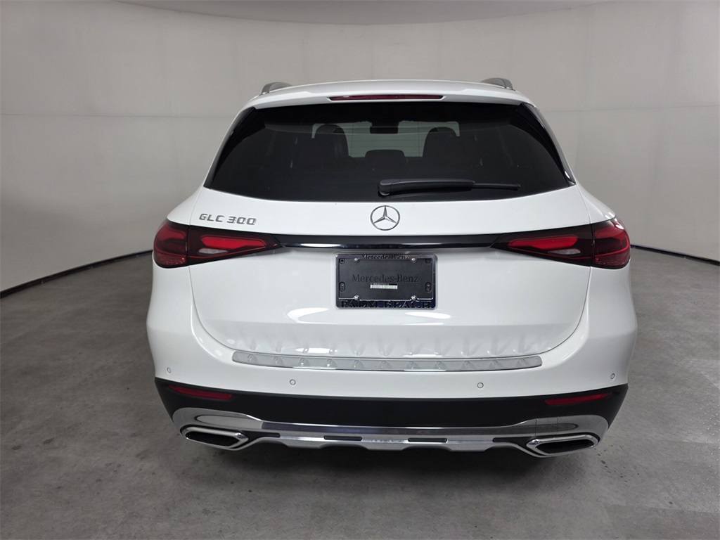 2026 Mercedes Benz GLC 300 photo 4