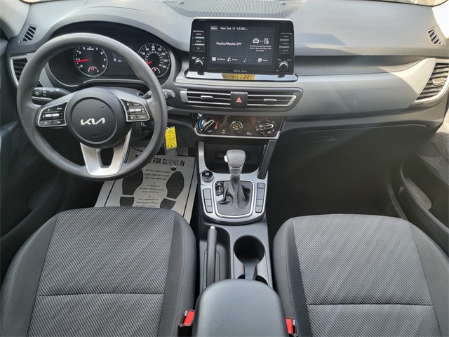 2023 Kia Seltos LX photo 20