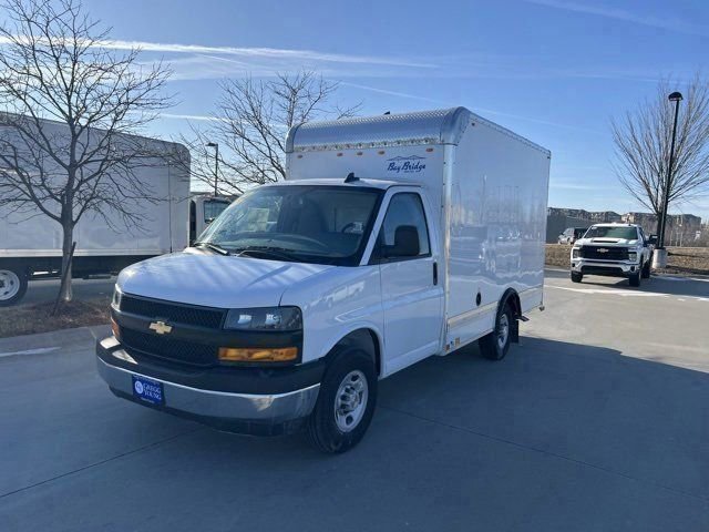 2024 Chevrolet Express Cutaway 3500 photo 4