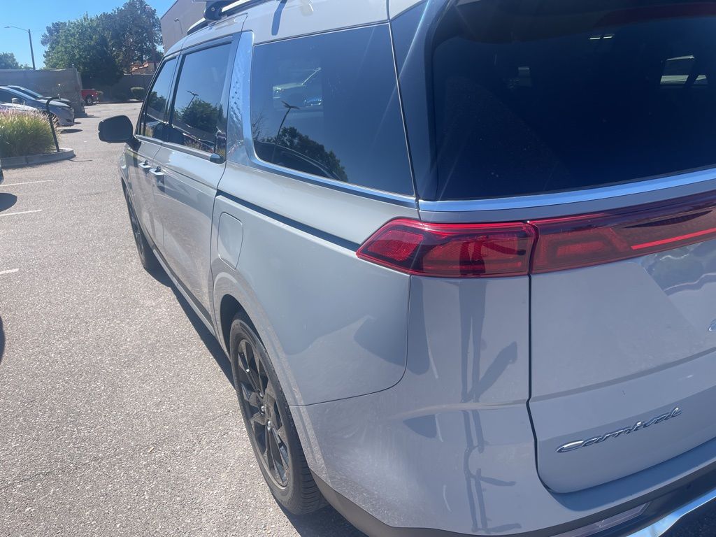 2022 Kia Carnival SX photo 6