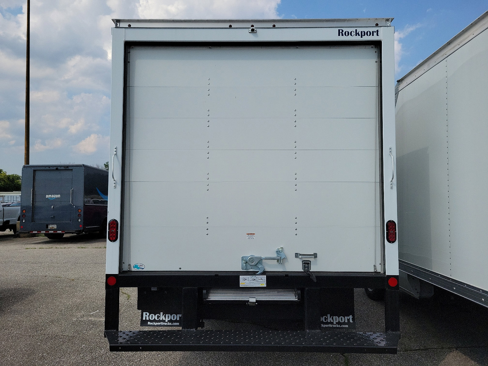 2024 Ford E-350 photo 4
