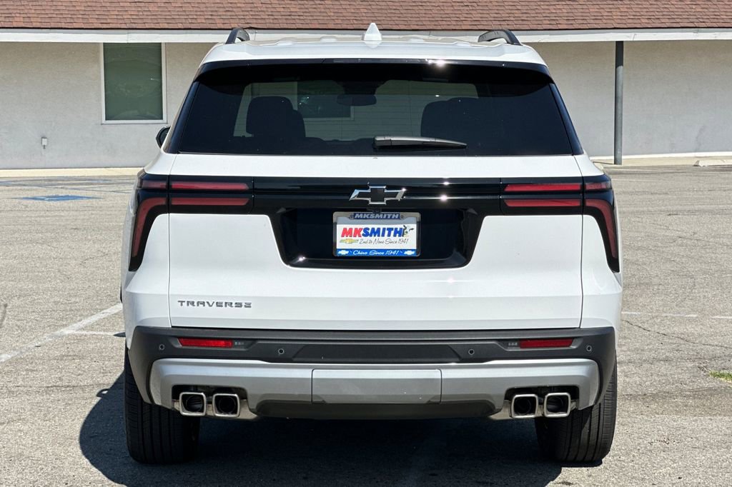 2025 Chevrolet Traverse photo 5