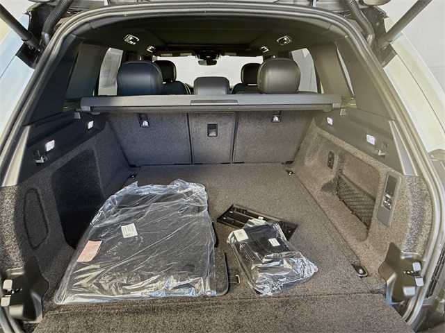 2025 Land Rover Range Rover SE photo 25