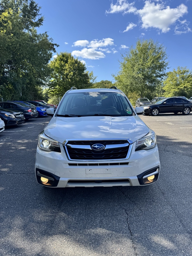 2017 Subaru Forester 2.5i Touring photo 2
